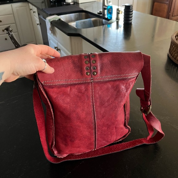 Patricia Nash Burgundy Studded Leather Crossbody Bag - Picture 3 of 4